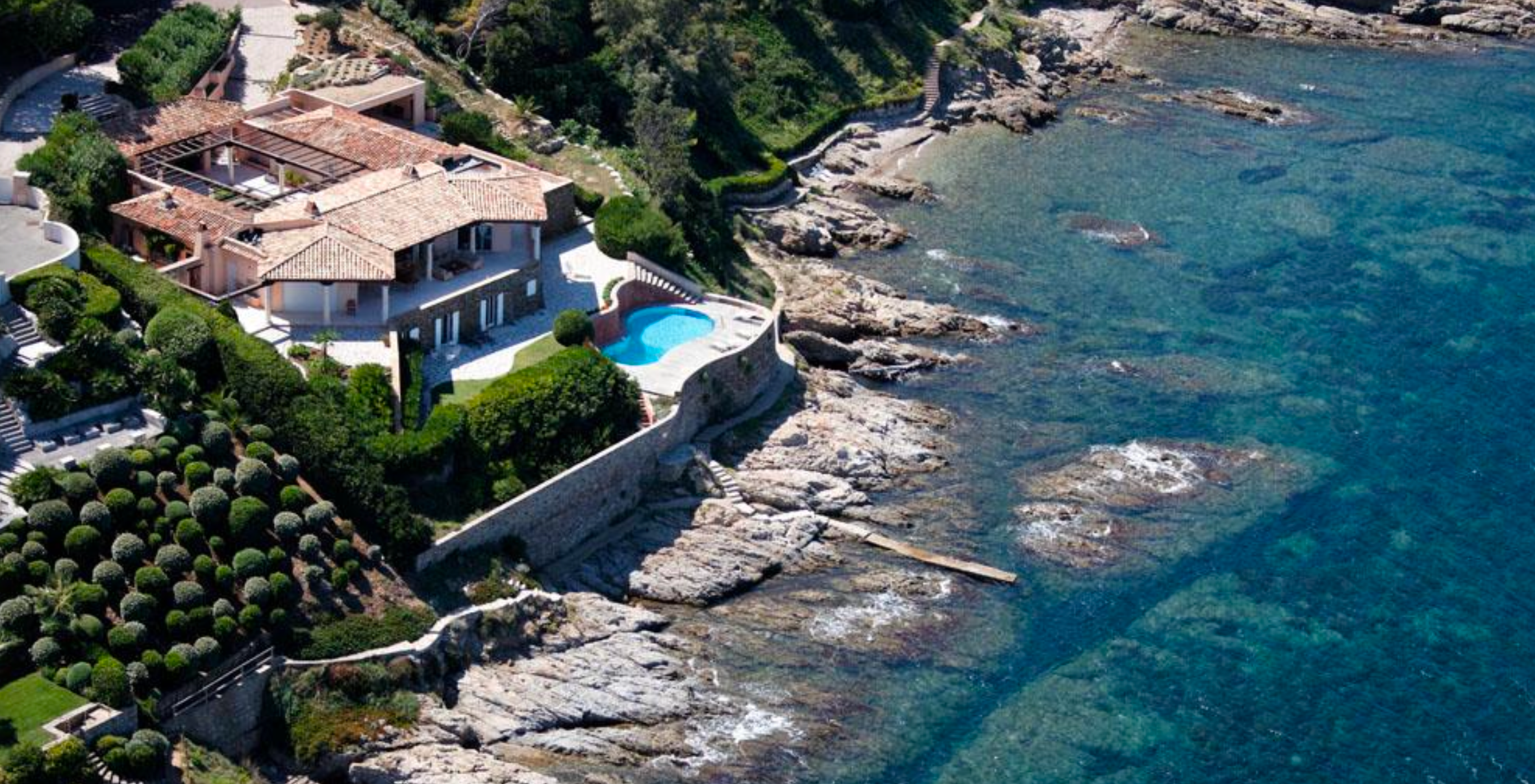 Aerial view of Villa Marine overlooking the sea within the exclusive Le Parc de Saint-Tropez gated estate.